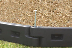 PLAYGROUND - ACTION PLAY SYSTEMS 52 X 4 X 8 IN PLAYGROUND BORDER WITH SPIKE