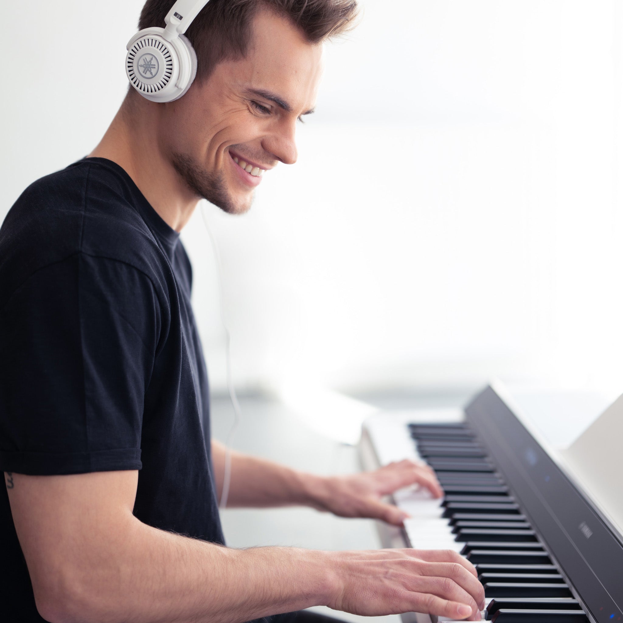 Yamaha P-S500B digital piano - White