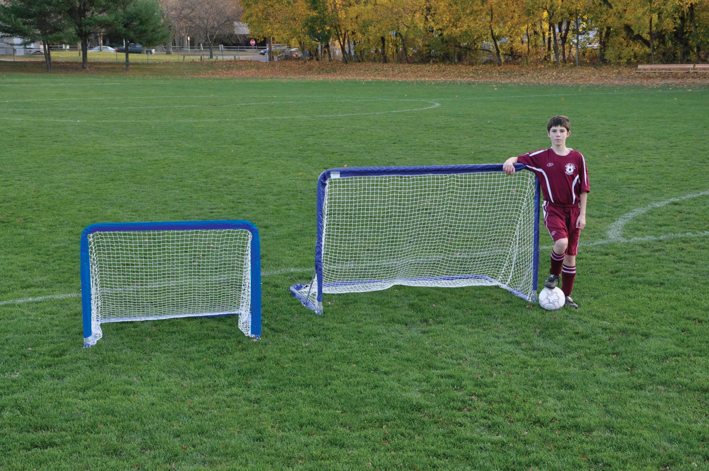 SOCCER GOAL 3 FEET H X4 FEET W GOAL RUNNER INDOOR/OUTDOOR