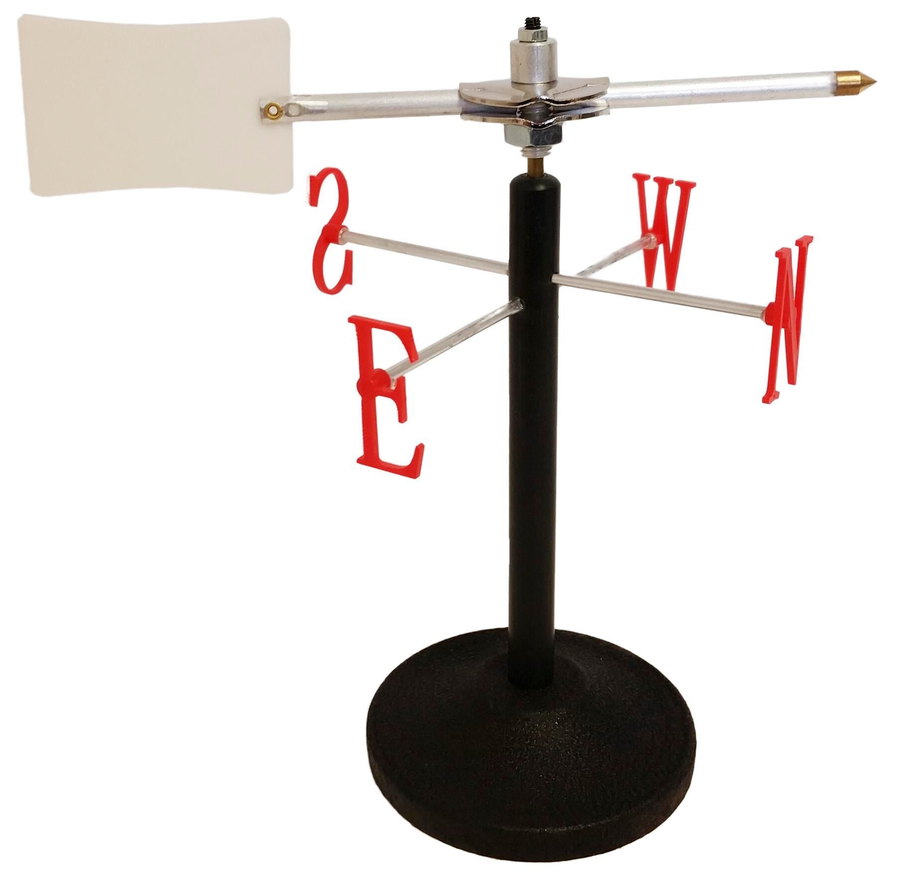 WIND VANE WITH METAL BASE
