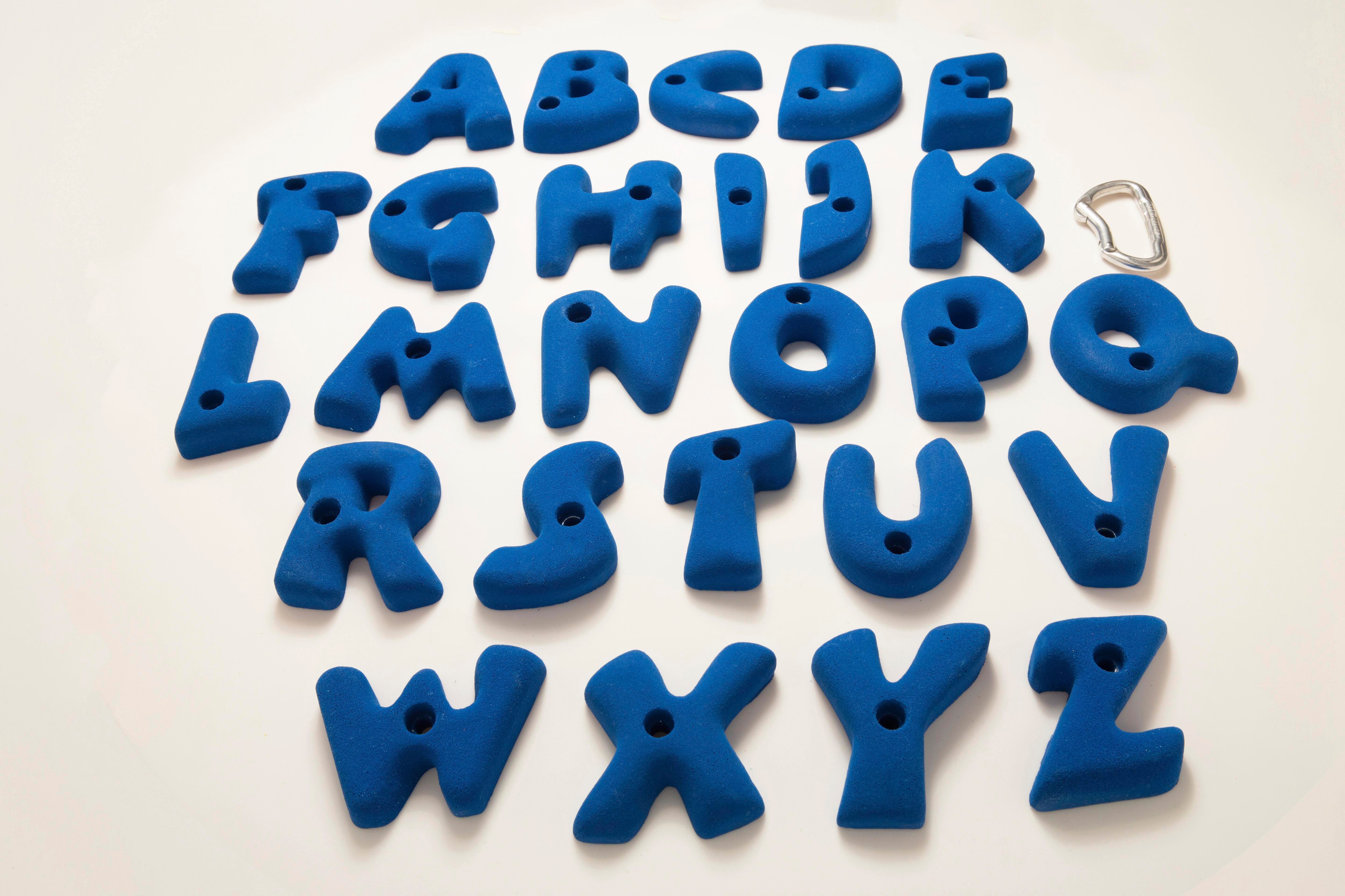 GROPERZ ALPHABET HAND HOLDS SET OF 26