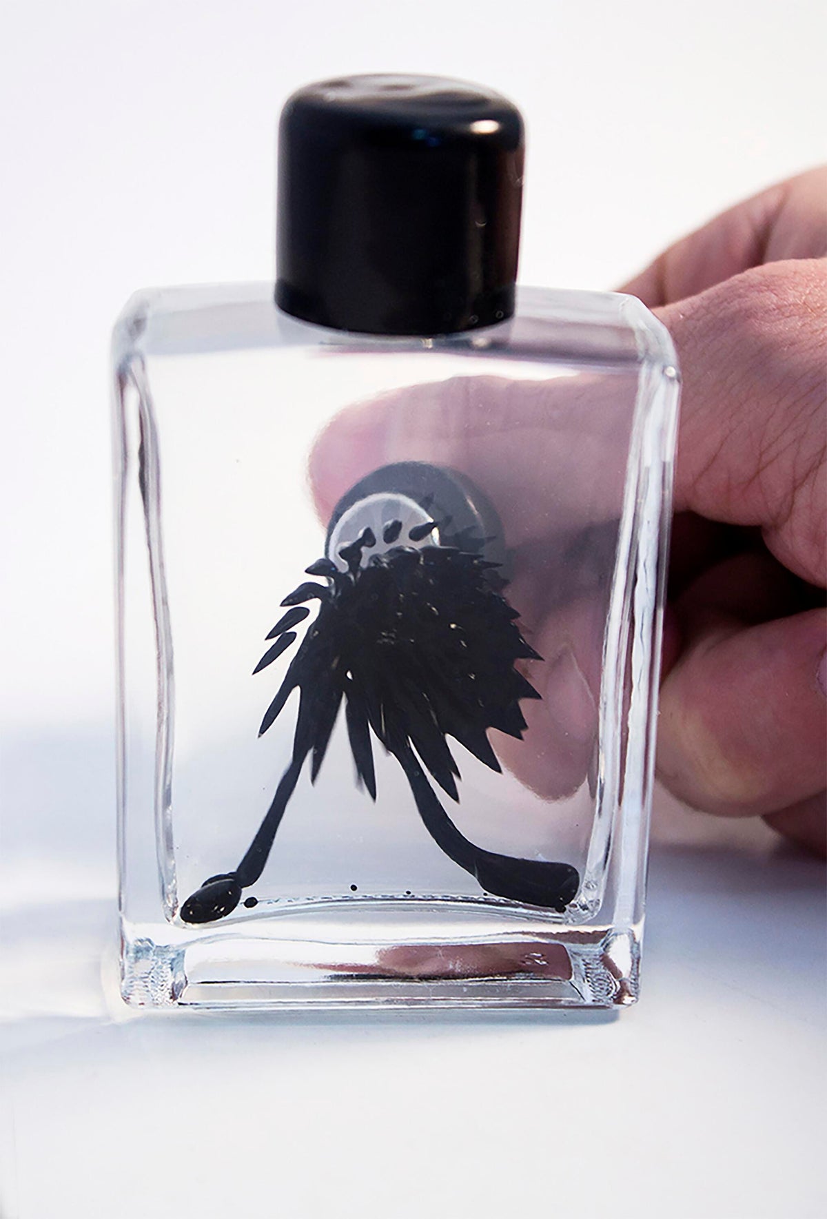 MAGNETIC DISPLAY FERROFLUID