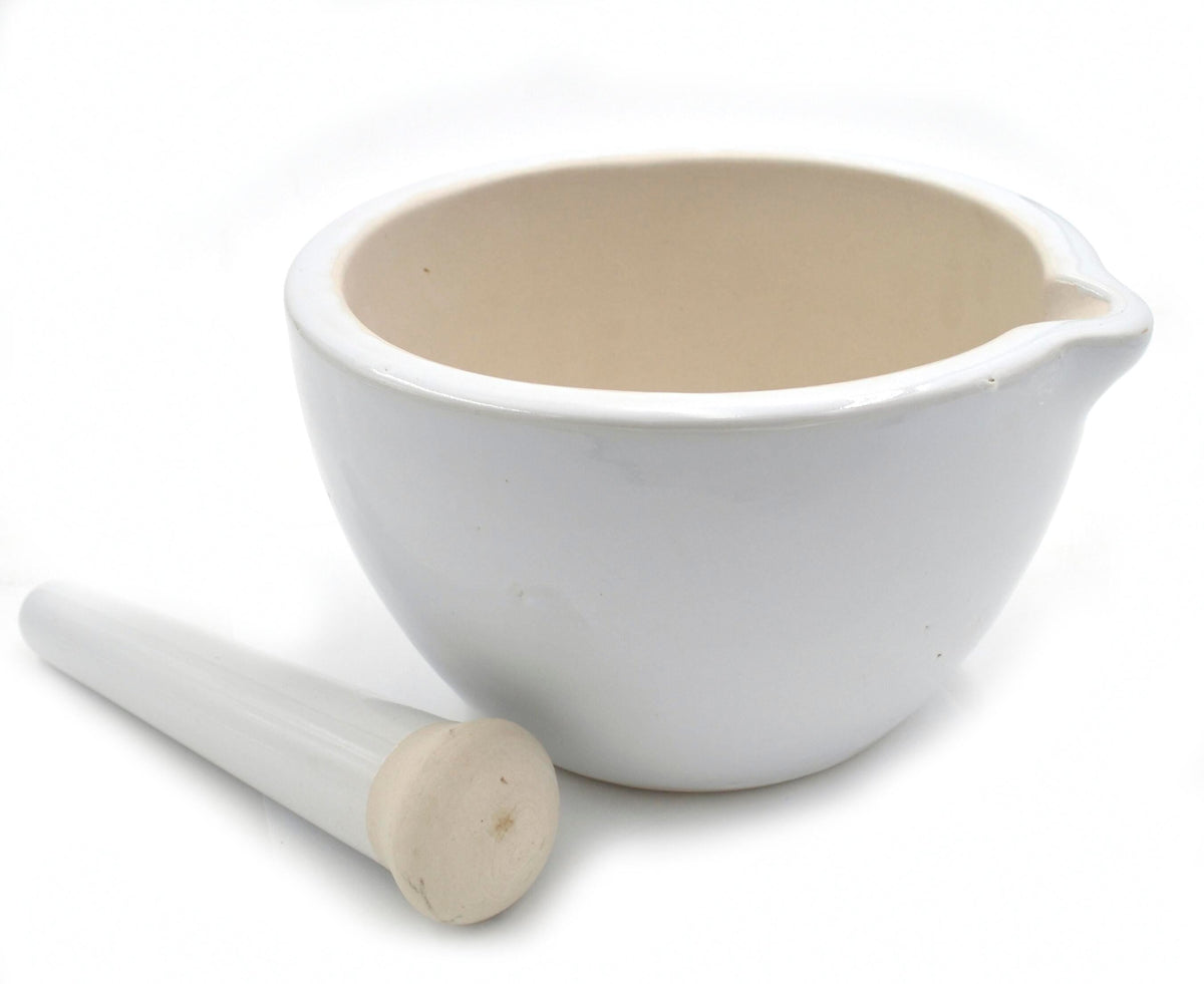 MORTAR AND PESTLE PORCELAIN 200MM