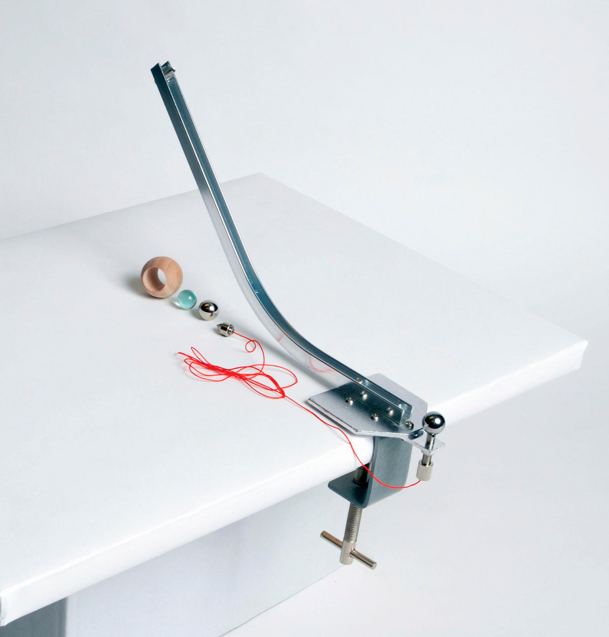 UNITED SCIENTIFIC COLLISION IN TWO DIMENSIONS APPARATUS