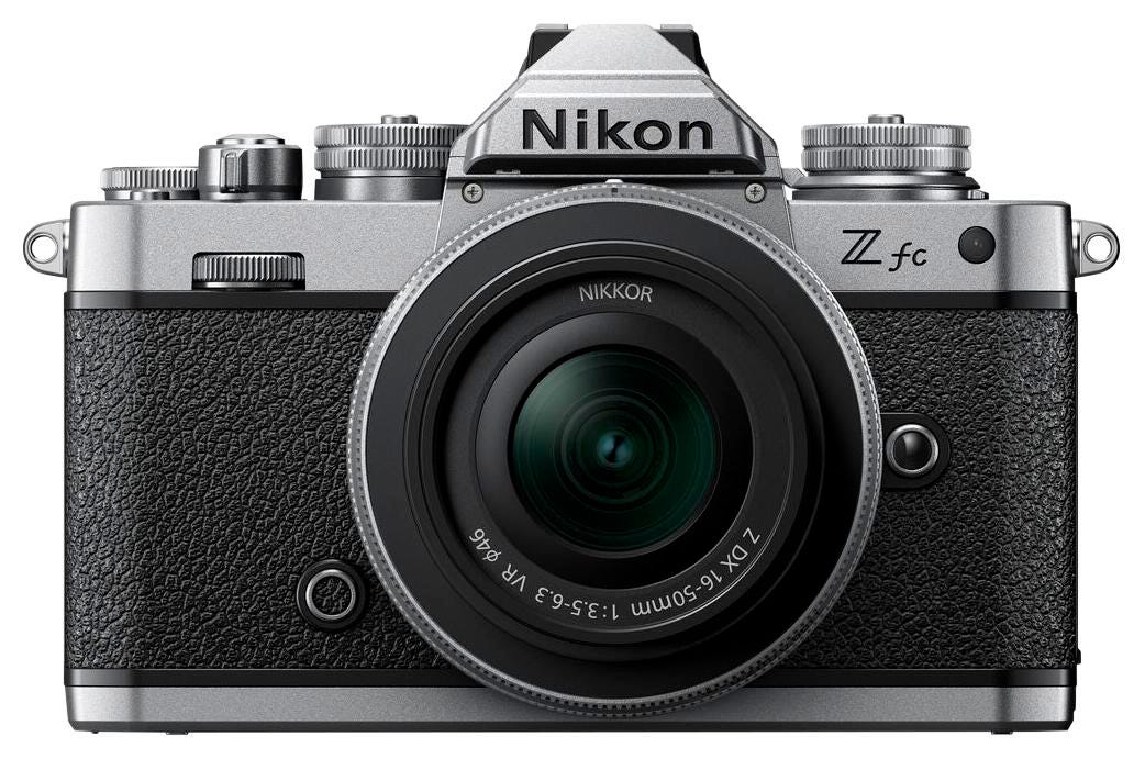 KIT CAMERA MIRRORLESS NIKON Z FC 20.9 MP 1675