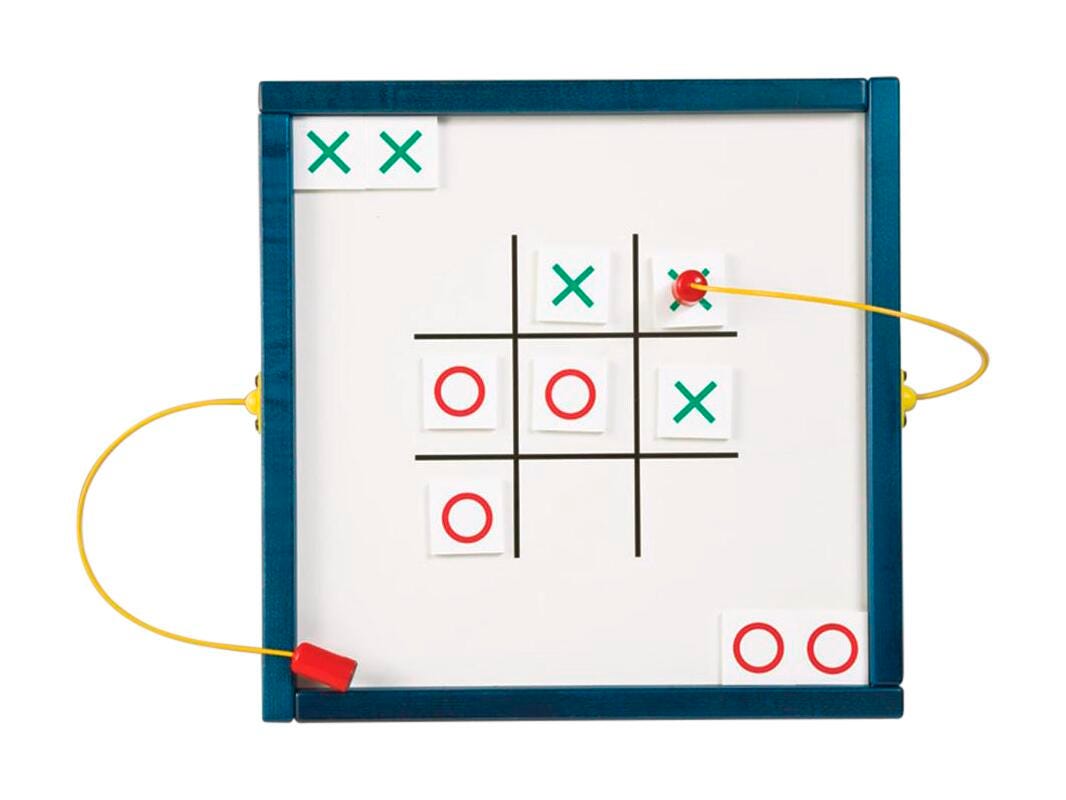 INTERACTIVE MAGNETIC TIC TAC TOE