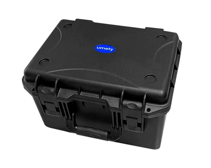 UMETY HARDSIDED CARRY CASE - HOLDS 4 UMETY HEADSETS AND CONTROLLERS