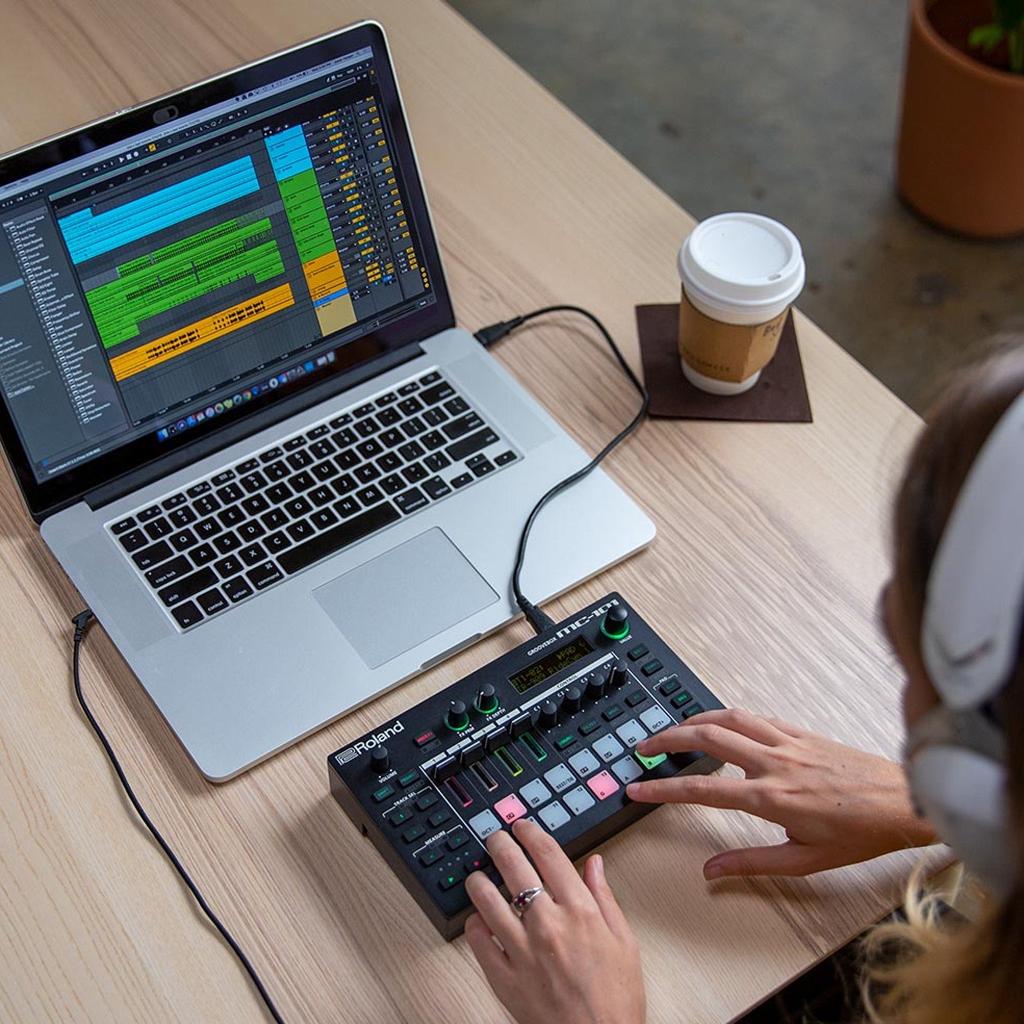 Roland MC-101 Groovebox