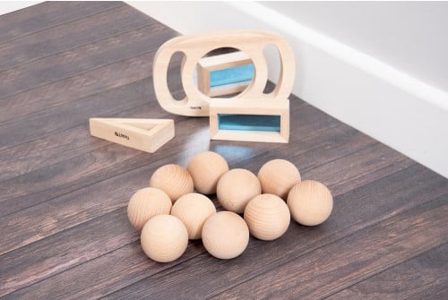 NATURAL WOODEN BALLS (50MM)