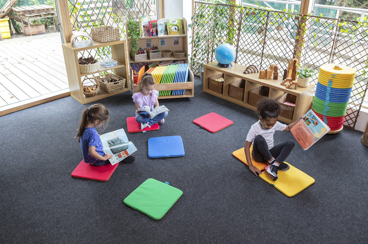 Rainbow™ Square Mats & Tuf 2™ Trolley
Set of 32