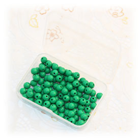 100 Green Beads with Plastic Box