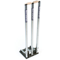 SPRINGBACK CRICKET STUMPS WITH BAILS STEEL, 69CM