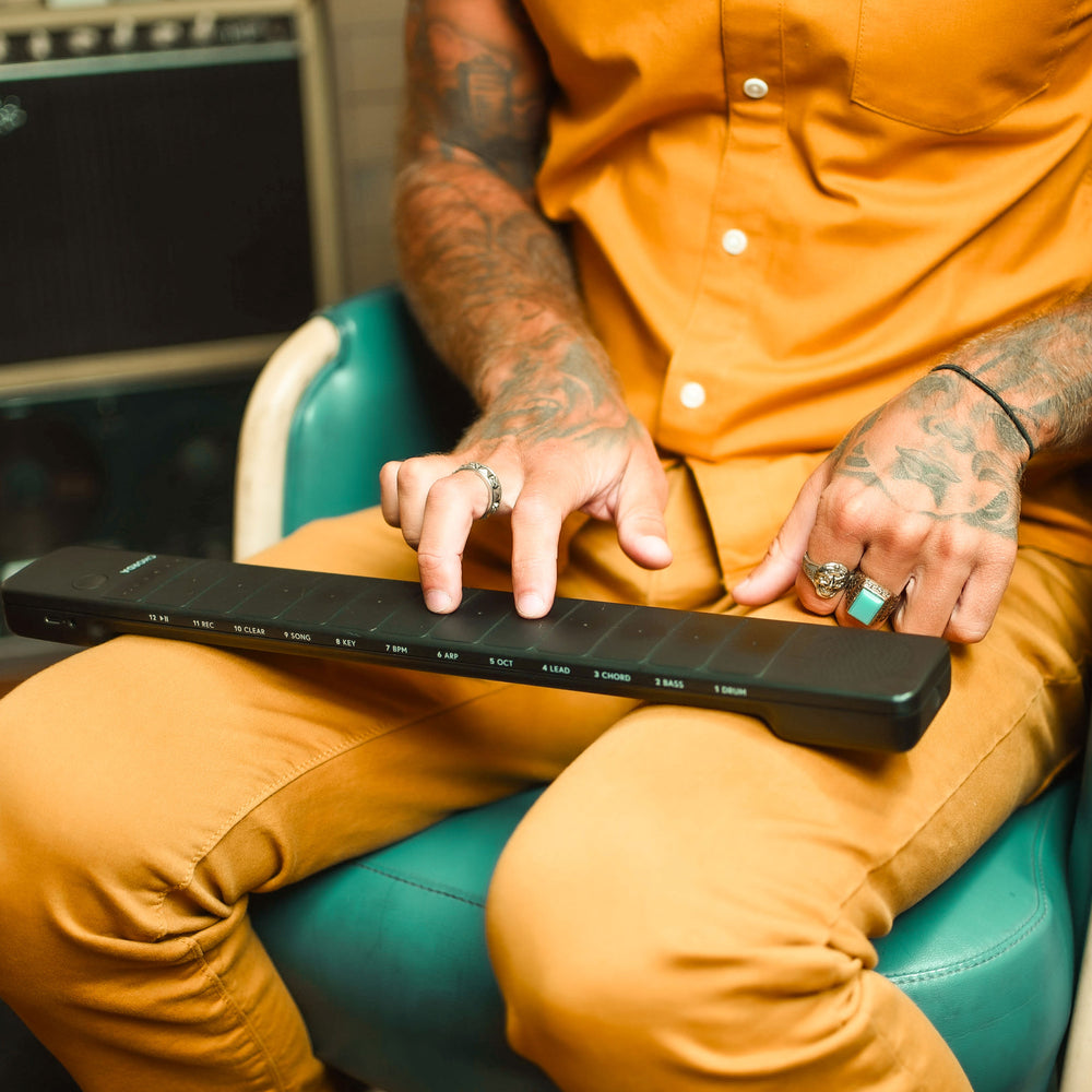 Artiphon Chorda controller and sound generator