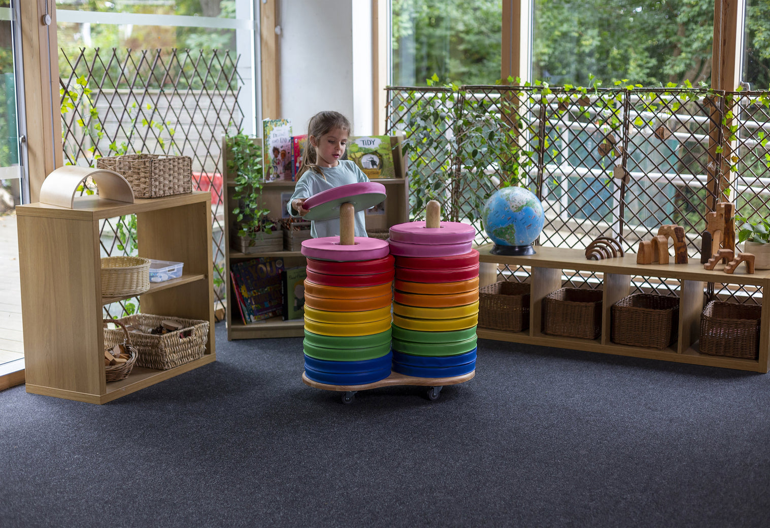 Donut™ Multi-Seat Trolley Inc. 24 Bi-Colour Cushions Cushion colour ways may vary