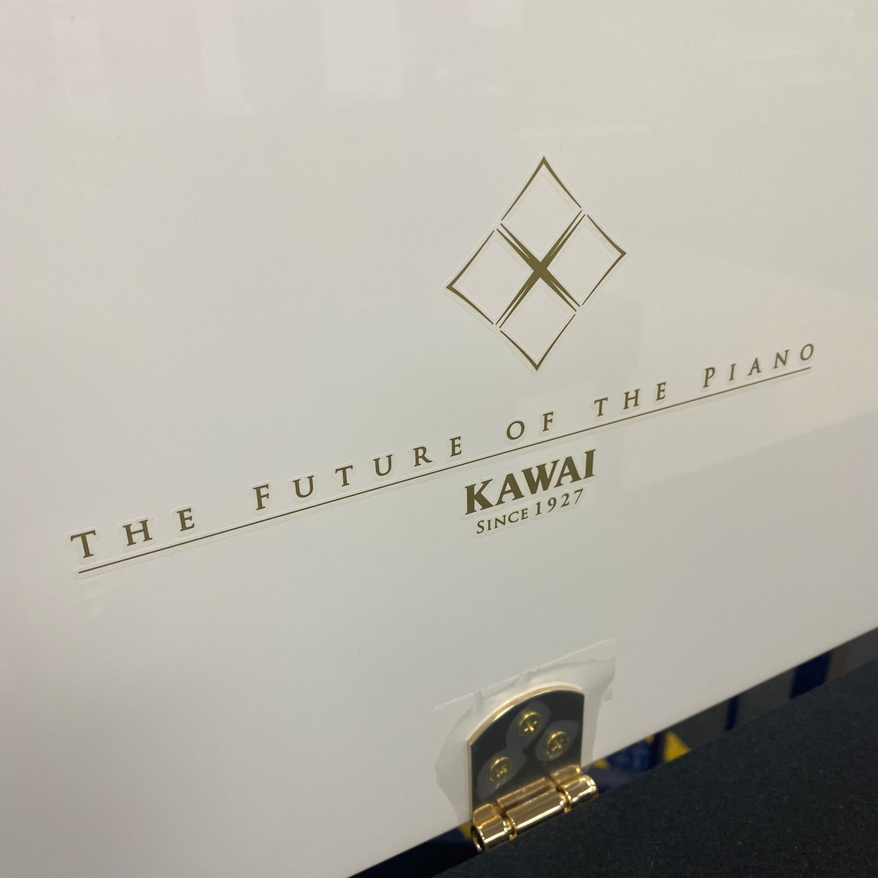 Kawai K-200 upright piano - Polished White, Silver Fittings