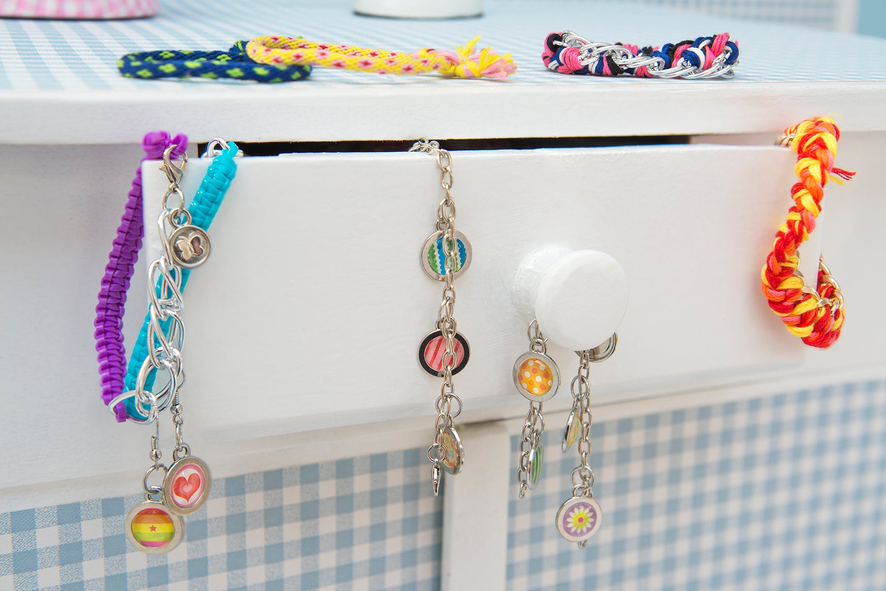 Glow Friendship Bracelets (5 Years +)