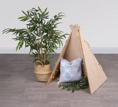 UNDER 2s TEEPEE (Maple)  3+