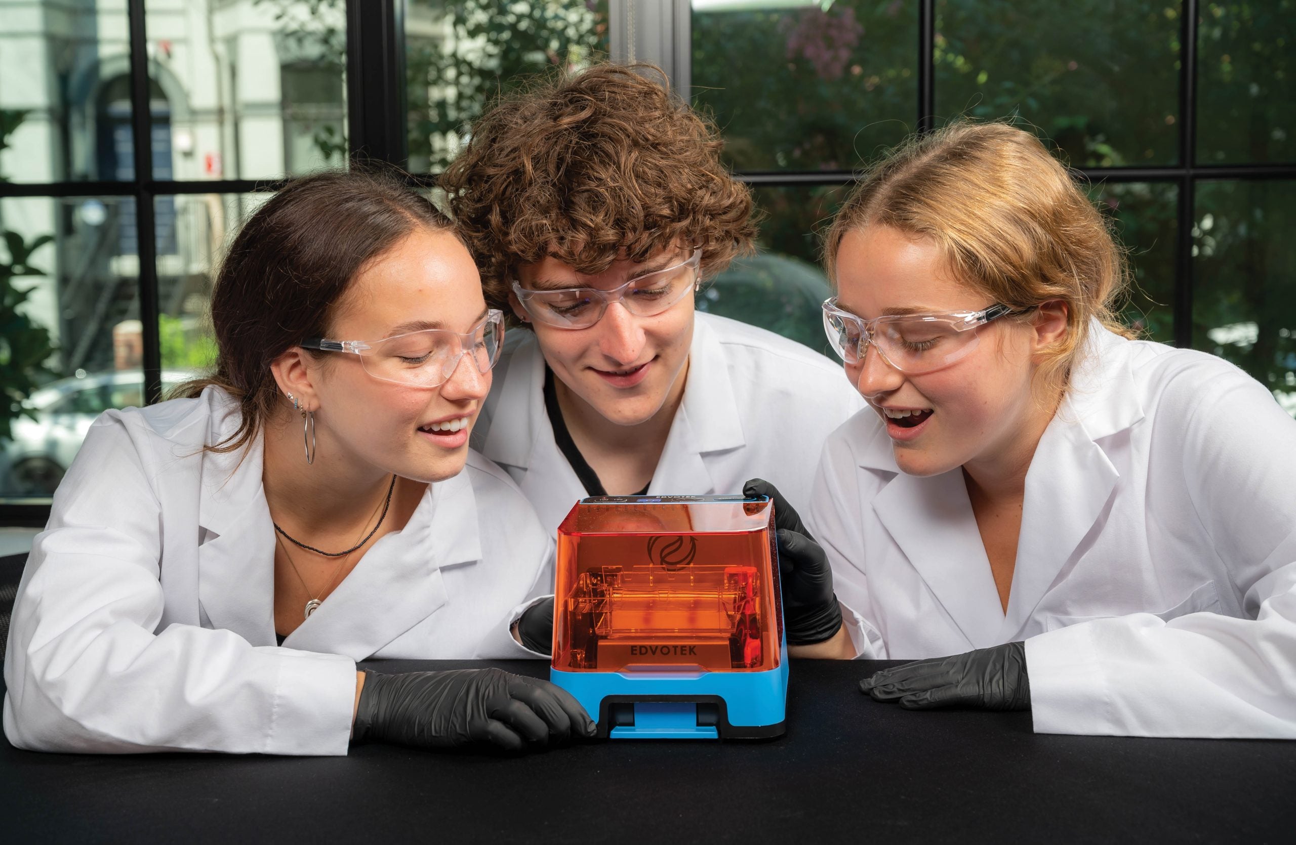 Edvotek EDGE Integrated Electrophoresis System