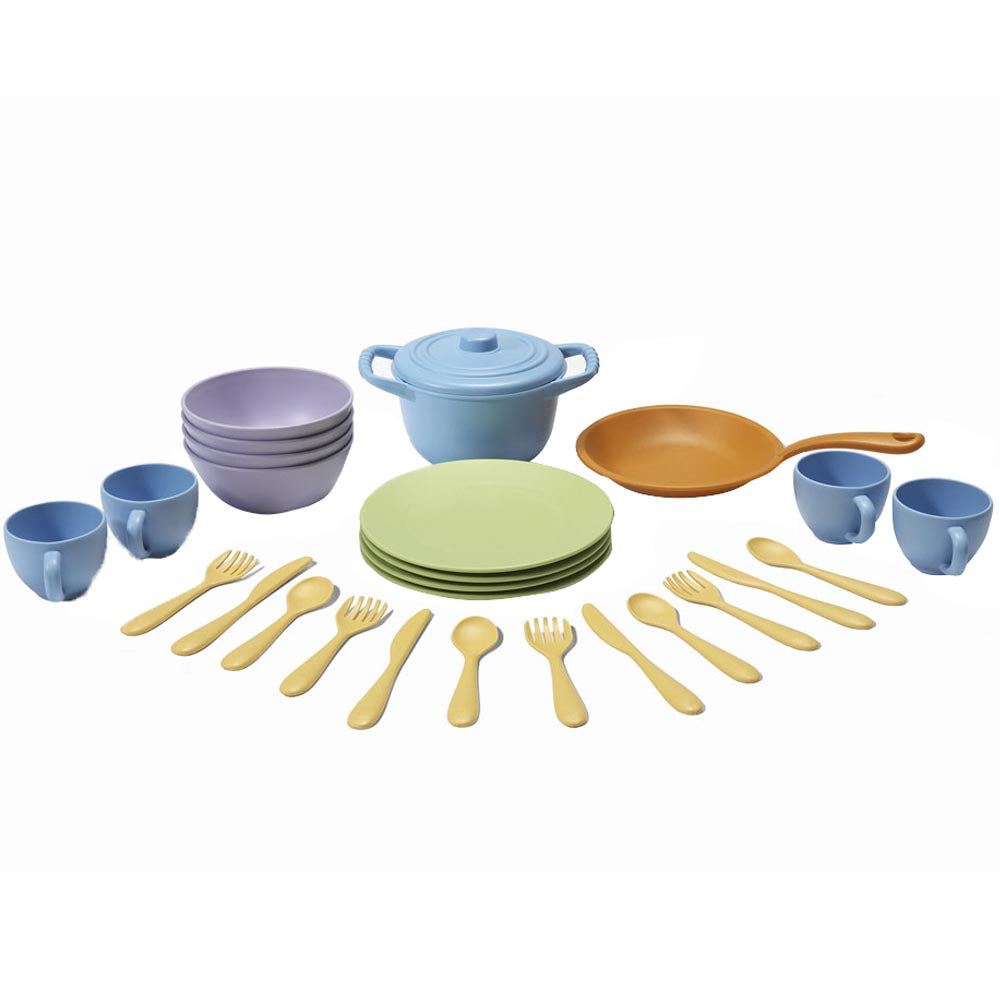 Cookware and Dining Set (2 Years +)