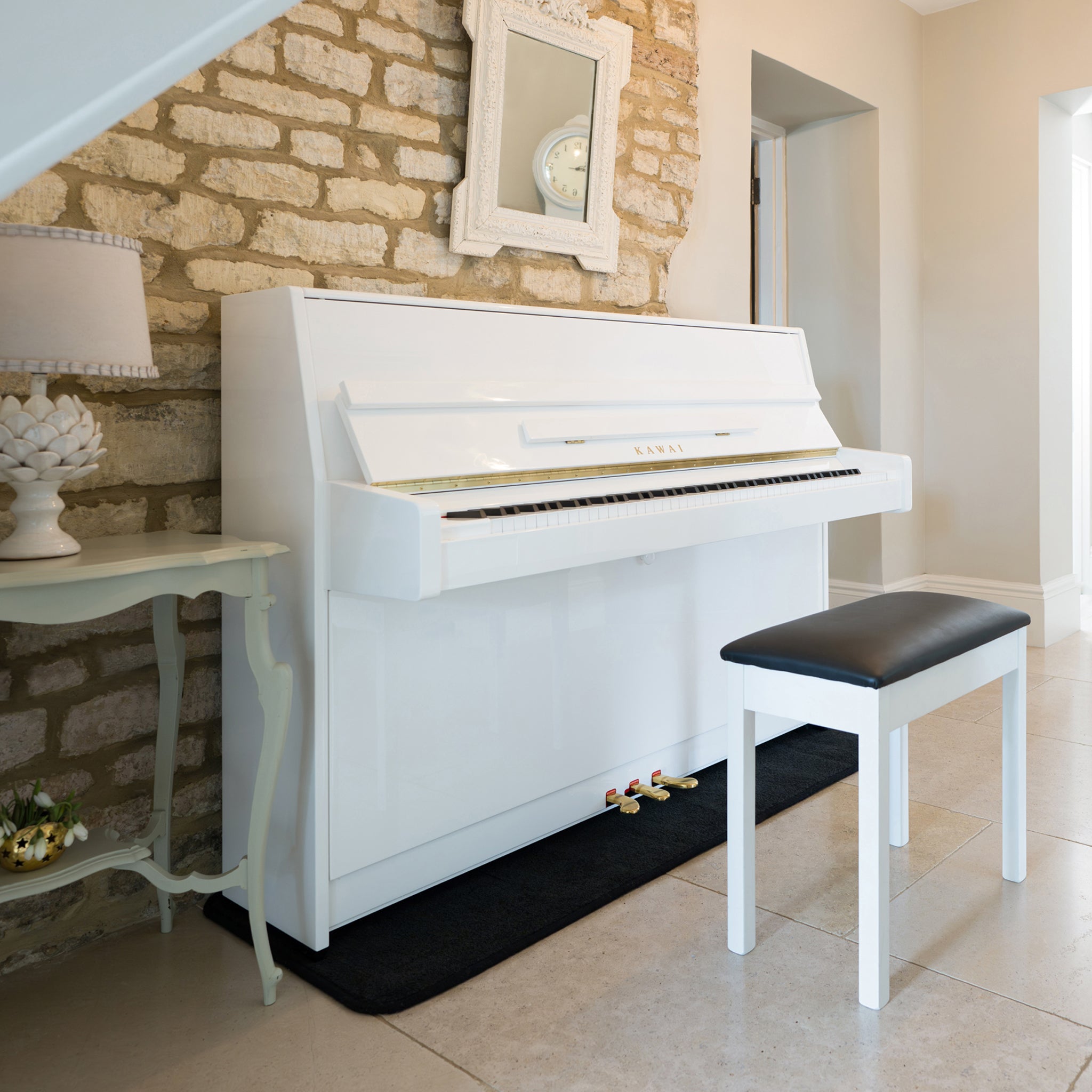 Kawai K-15E upright piano – Polished White