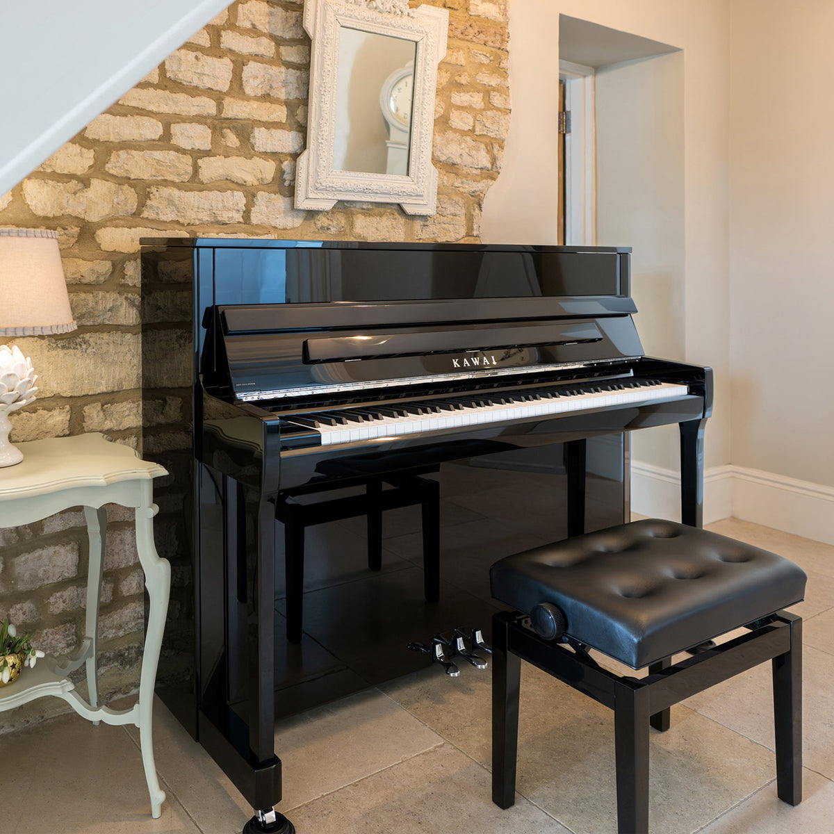 Kawai K-200 upright piano – Polished Ebony, Silver Fittings
