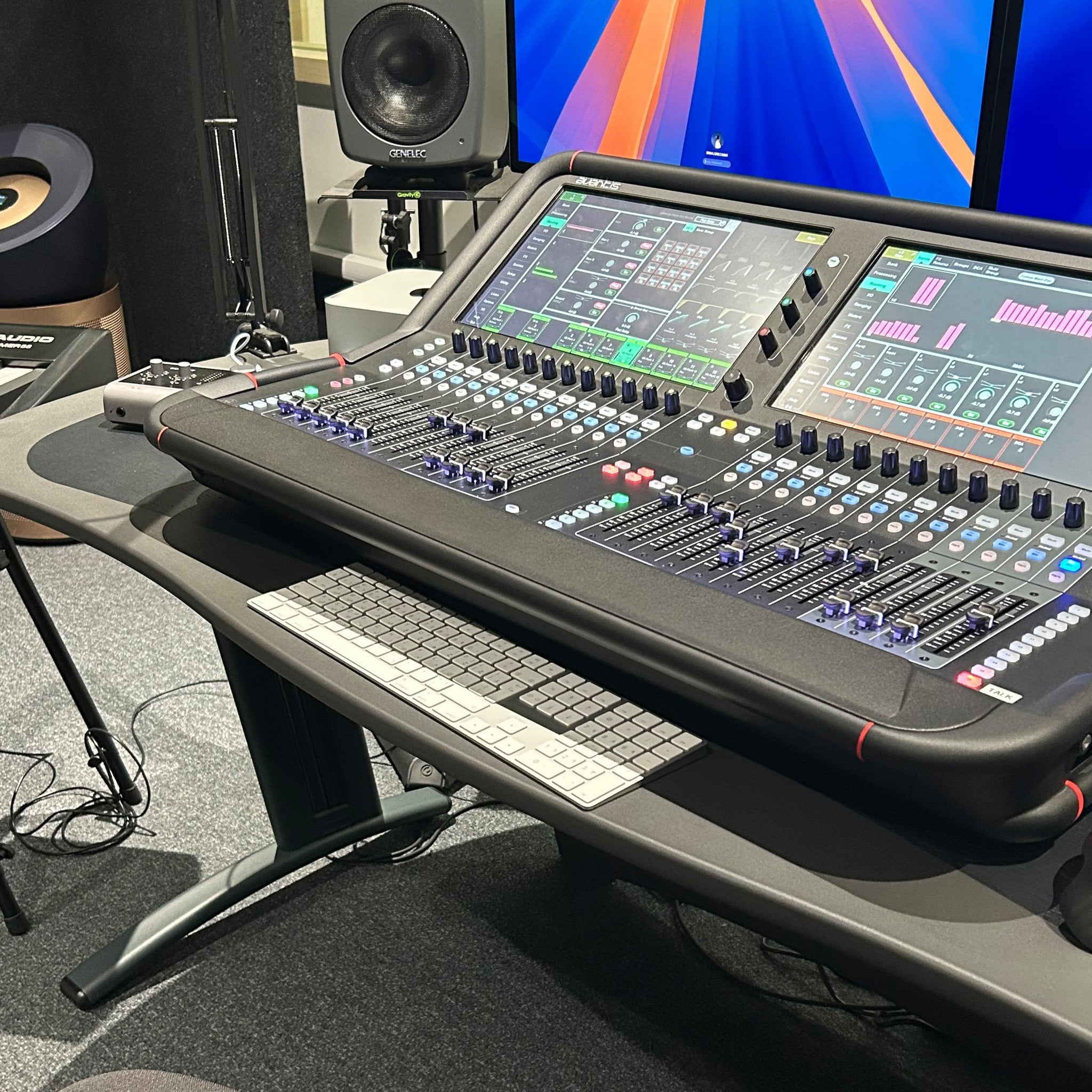 AKA Design ProMedia XB studio desk – Grey & Nero