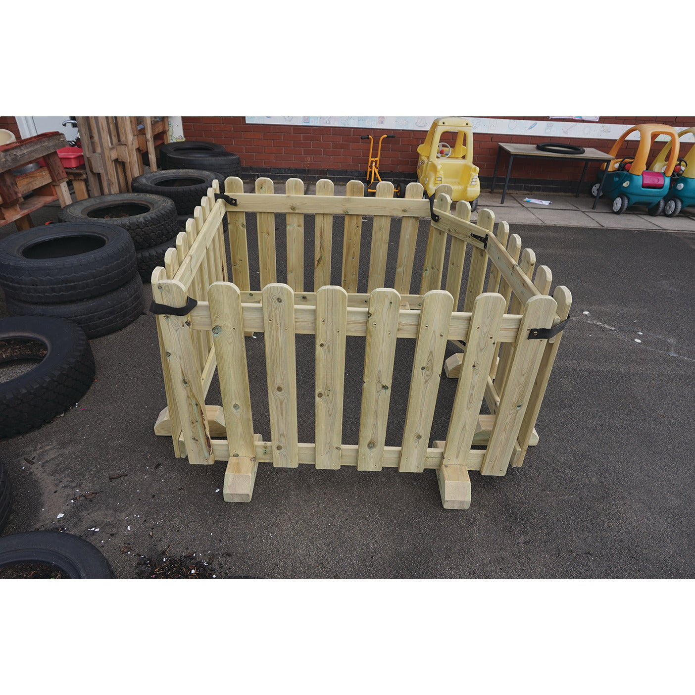 Room Divder With Gate